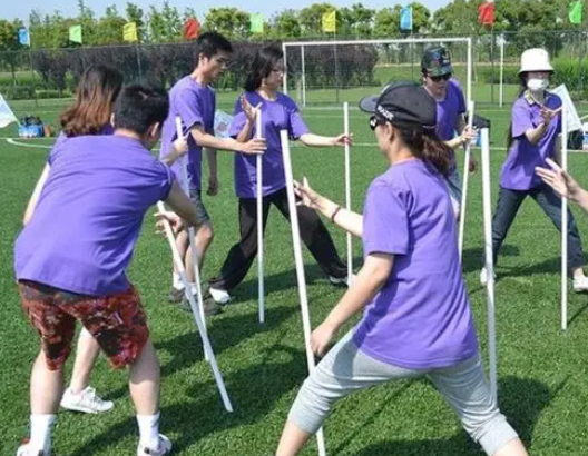 挑戰(zhàn)不倒森林：武漢戶外團建活動的團隊協(xié)作之道