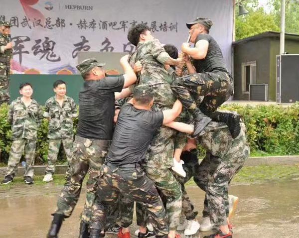 為什么很多企業(yè)愿意選擇武漢團(tuán)建定制公司
